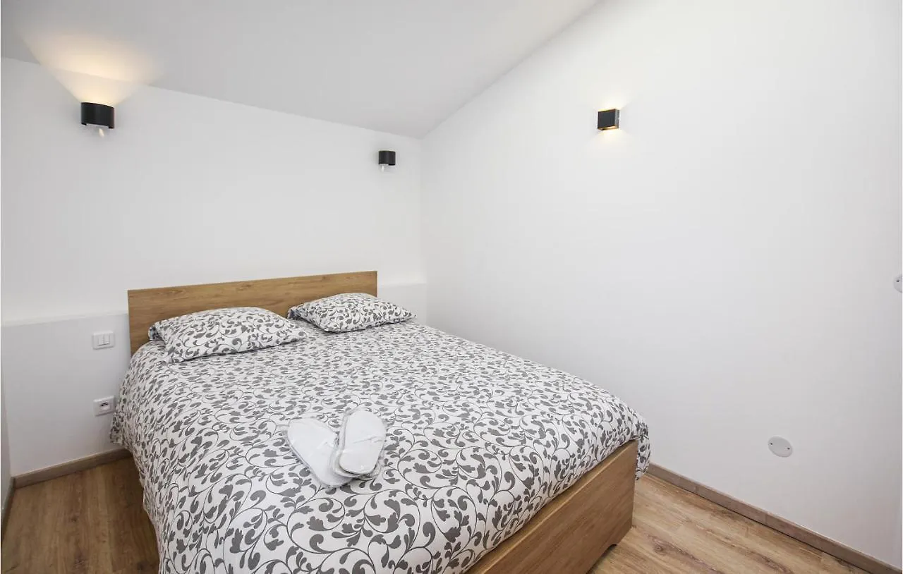 Amazing Apartment In Avignon
